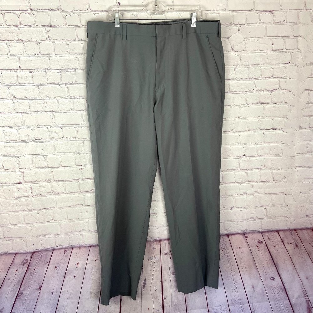 Ben Hogan Men's Gray Golf Pants. Size: 38 x 30